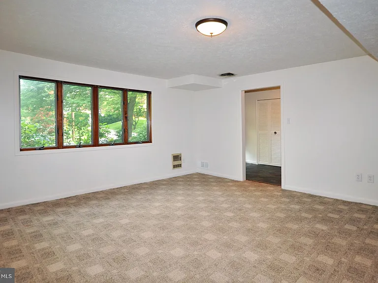 7024 Richard Dr — Photo 14