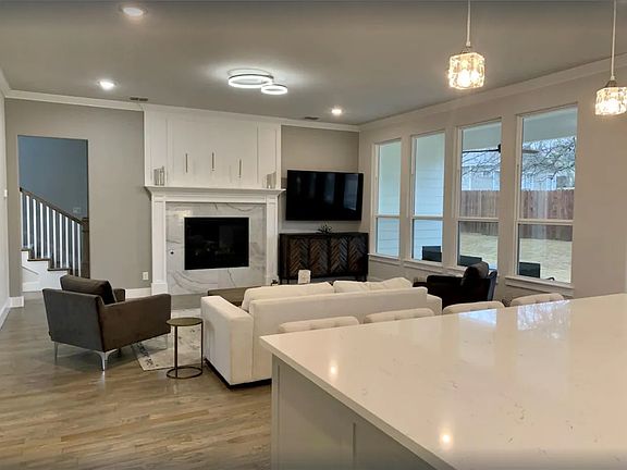 4th image of 306 Village Way