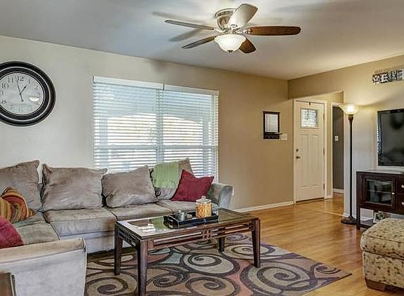 4th image of 11924 McKelvey Gardens Dr