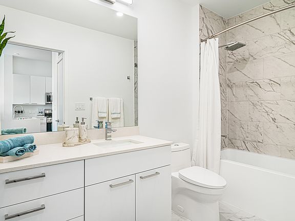 5th image of 2121 Broward Ave #421
