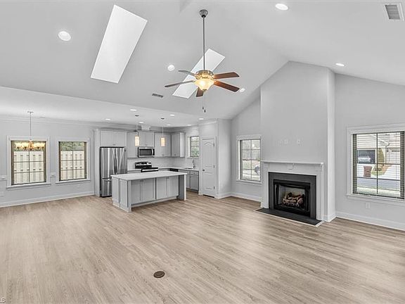 5th image of 4335 Holstein Dr