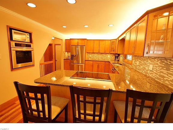 3rd image of 1485 Elm Grove Ave