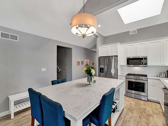5th image of 26135 Bungalow Court Dr