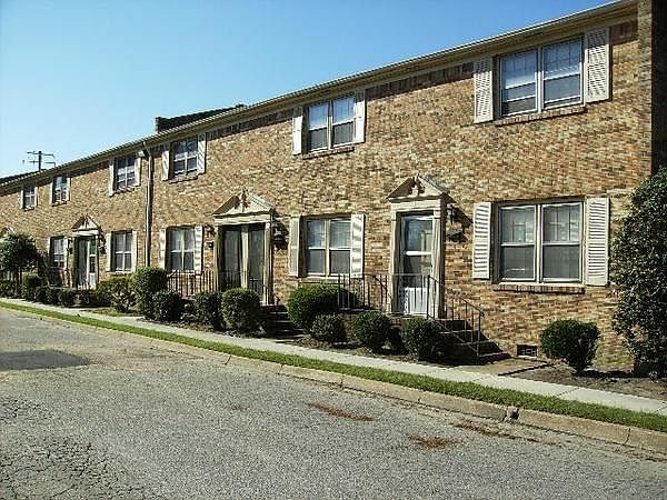 2nd image of 719 E Bayview Blvd
