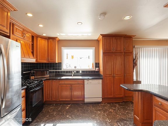 4th image of 1407 N Park Dr
