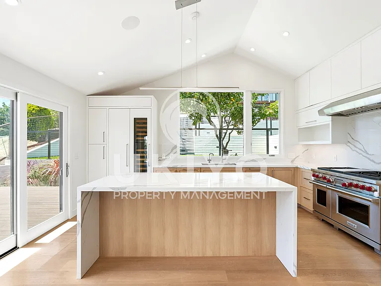 133 Hilltop Cres — Photo 15