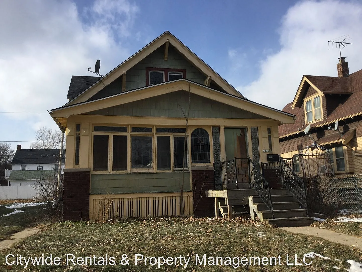 3337 N 15th St photo 1