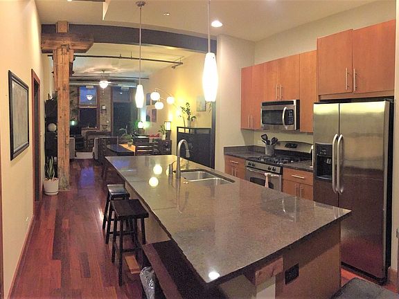 2nd image of 3133 N Lakewood Ave APT 3C