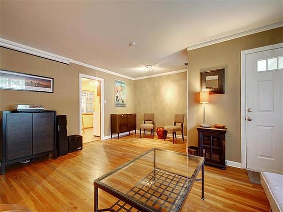 4th image of 1603 Larkwood Dr