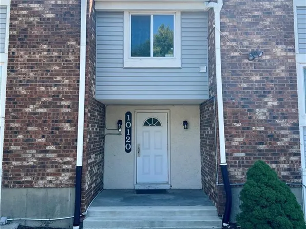 10120 W 96th St APT A, Overland Park, KS 66212