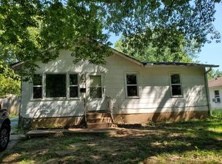 117 S Cedar Ave, Independence, MO 64053