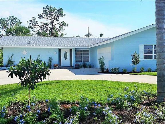 2nd image of 612 Cypress Way E