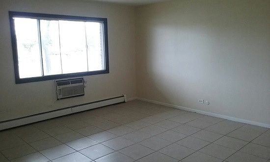 2nd image of 2040 N Pine St APT 10