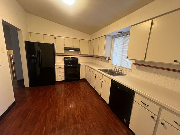 5th image of 10420 N Mayberry Dr