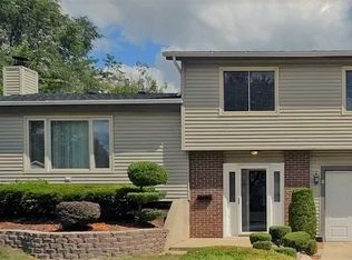 16749 Meadowdale Dr, Oak Forest, IL