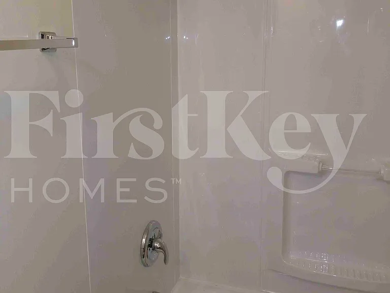 18642 W Karen Ln — Photo 11