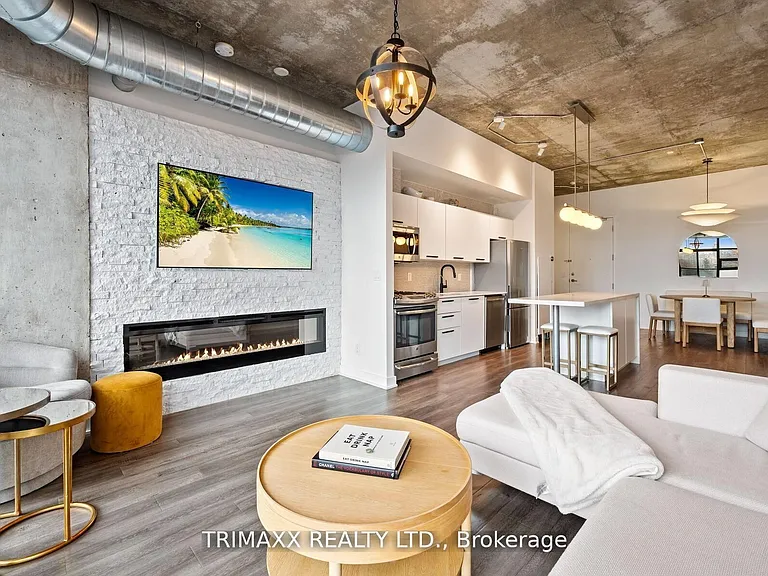 60 Bathurst St #403 — Photo 2