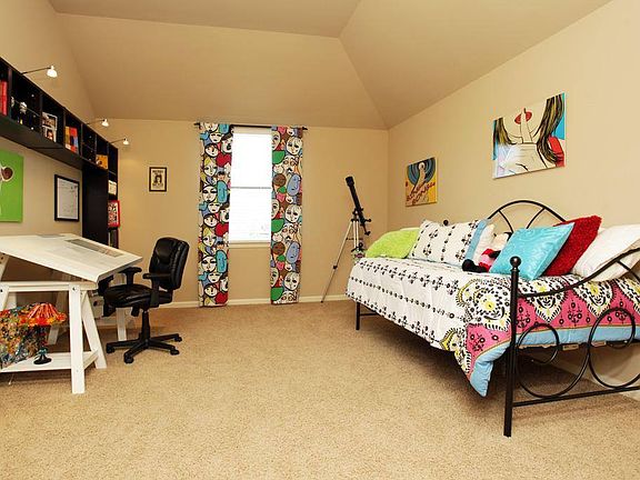 3rd image of 26806 Wolfs Hill Ln