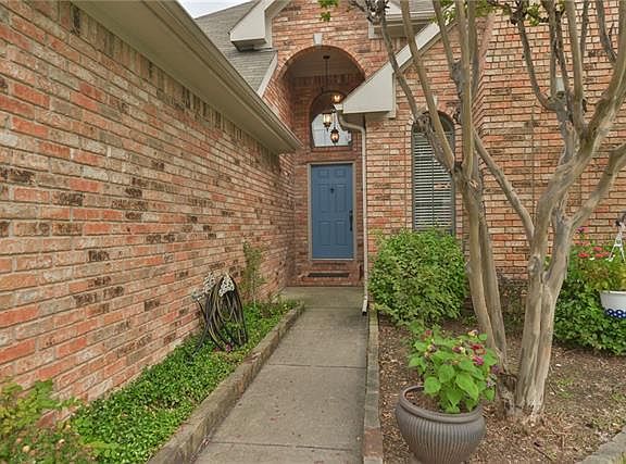 2nd image of 1501 Iroquois Cir