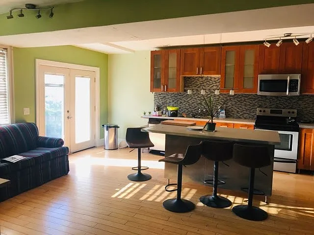 33 America St #2 — Photo 8