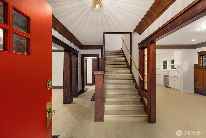 4th image of 2109 Aurora Avenue N