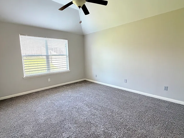 2134 Redbud Dr — Photo 9