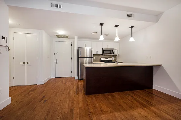 Rented by Bold Marketing | media 28