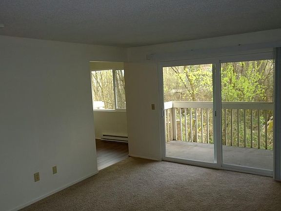 4th image of 17204 NE 45th St #162