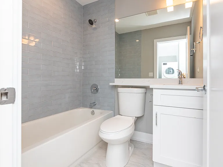 3943.5 N Janssen Ave #2E — Photo 4