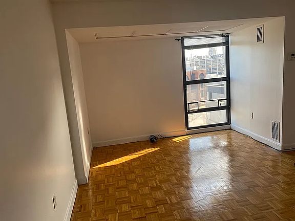 5th image of 566 Commonwealth Ave #606