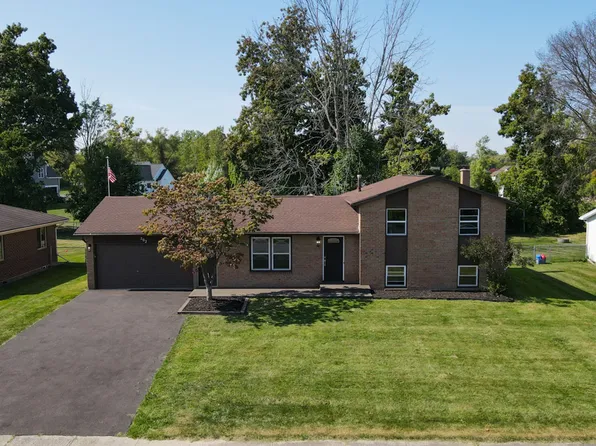 202 Spring Tree Ln, Rochester, NY 14612