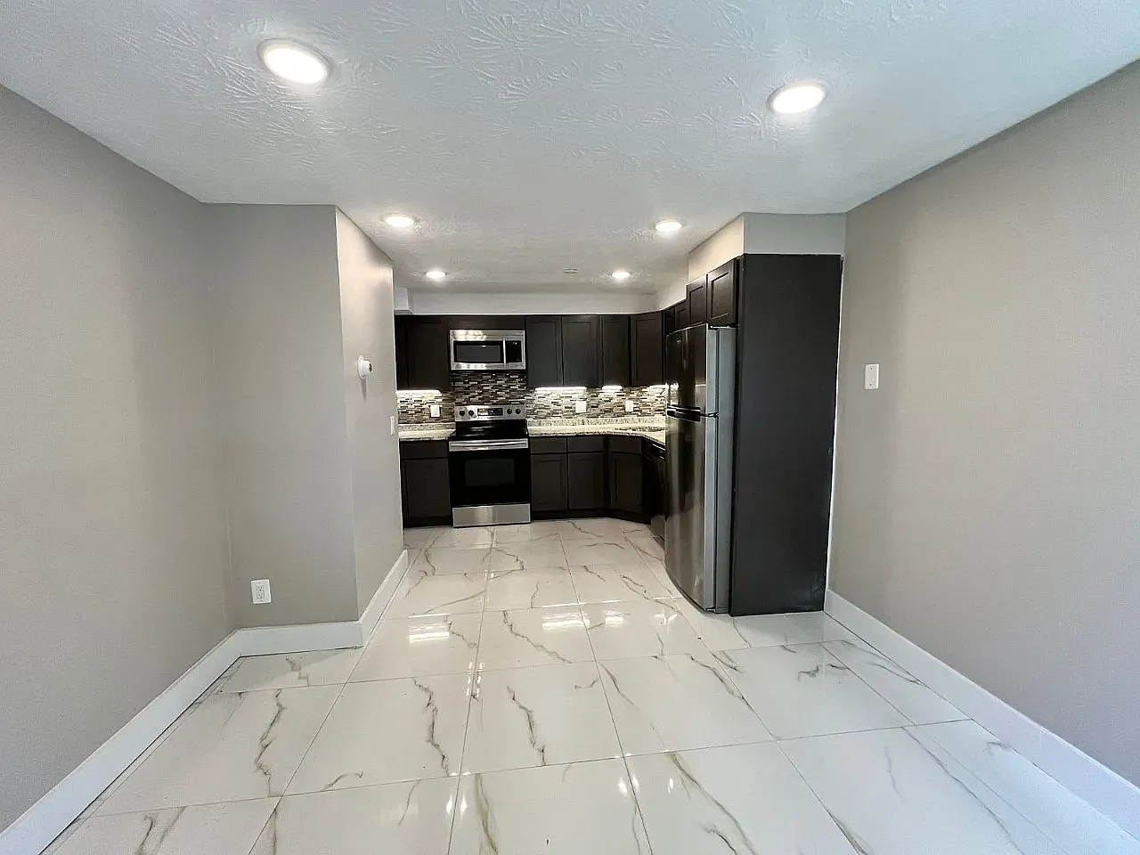 2 bed, 1.5 bath, 1492 sqft, $2,250 — Photo 2