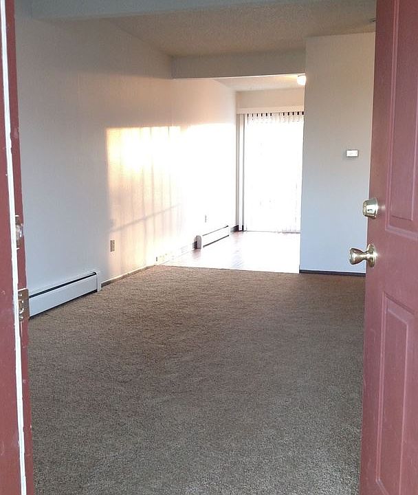 2nd image of 1875 Harlan St