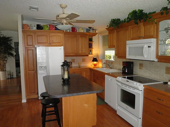 New Maple Wood Cabints