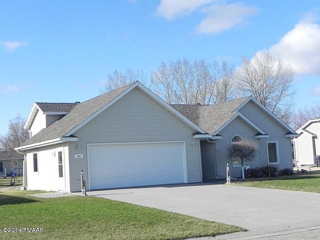 1st image of 705 4th Ave NE