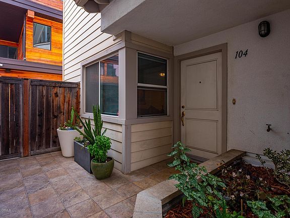 3rd image of 480 N Catalina Ave Unit 104