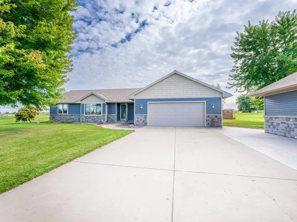 3895 Seven Oaks Dr, De Pere, WI 54115