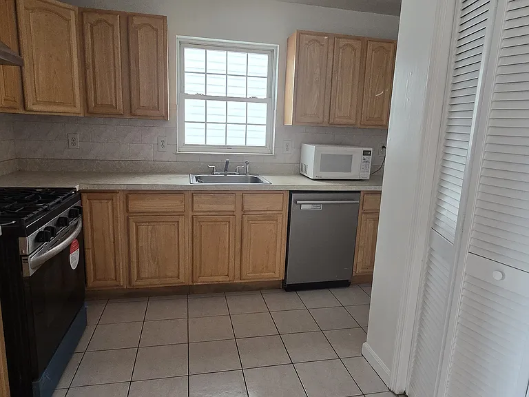 12 Bergen Ave #2 — Photo 19