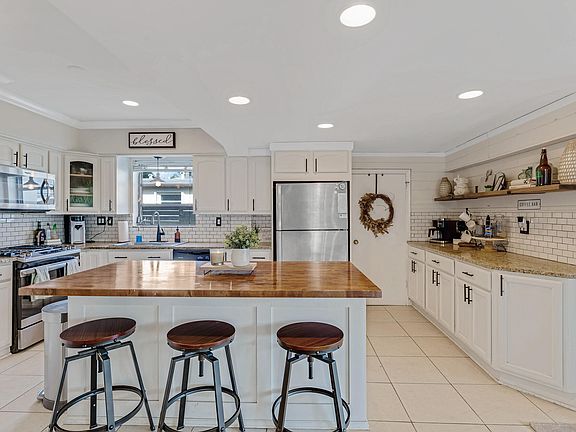 4th image of 741 Eagle Way