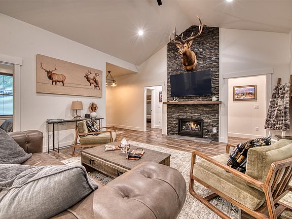 2nd image of 24570 Stonefly Rd