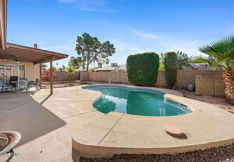 2137 E Apollo Ave — Photo 28