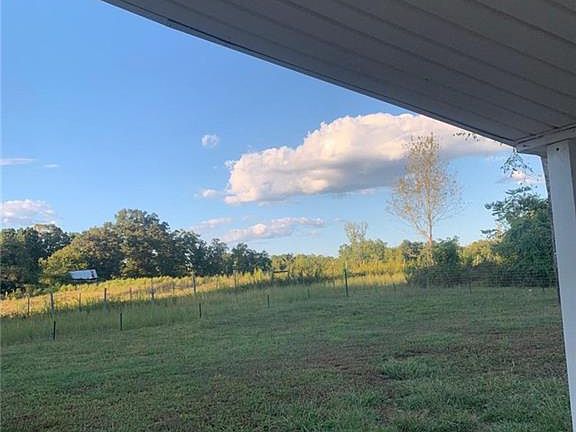 5th image of 930 Cantrell Rd