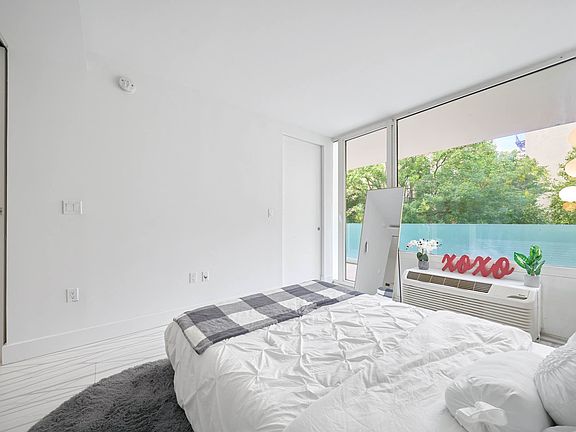 3rd image of 329 Pleasant Ave Unit 3A