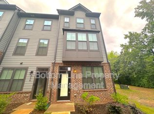 460 Spearfield Ln, Charlotte, NC 28205