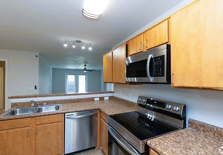 The Hub at Palmetto Pointe — Photo 49