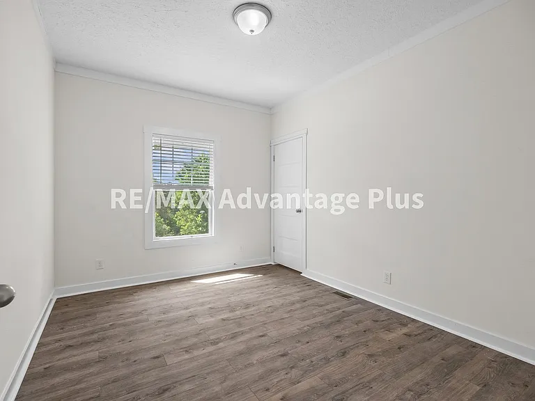 1407 Paradise Rd — Photo 26