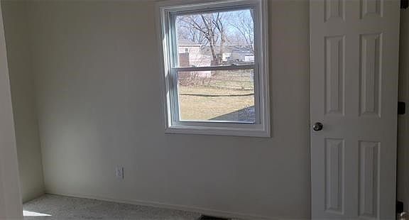 3rd image of 8556 Tauromee Ave