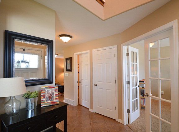 3rd image of 1609 Brookview Dr