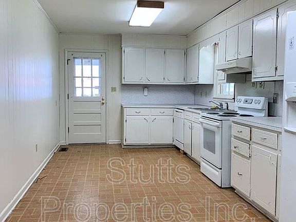 3rd image of 829 Cumberland St