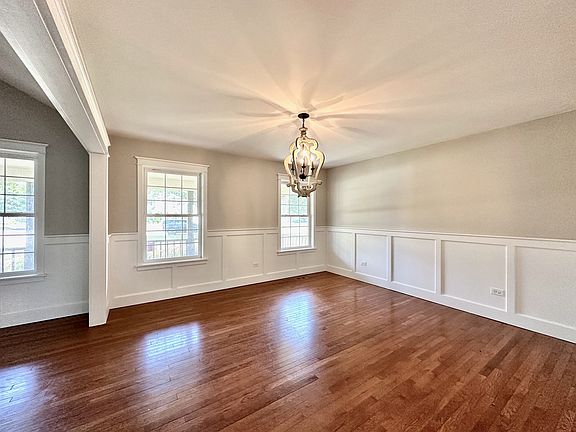 4th image of 908 Beaver Pond Pl